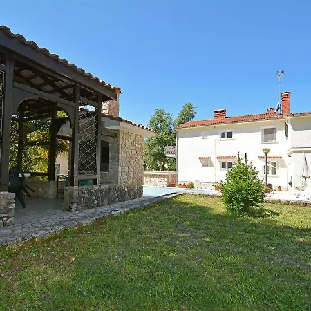 Semesterbostad Holiday Home Ondina Kukci