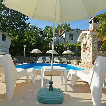 Semesterbostad Holiday Home Ondina Kukci
